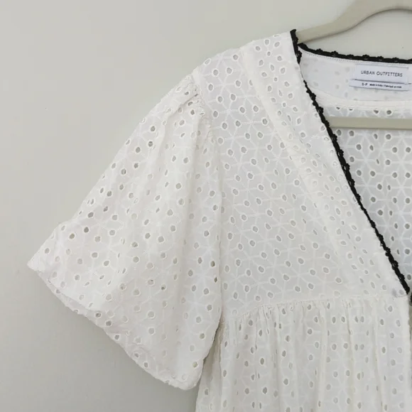 Eyelet midi dress - Picture 4 of 5